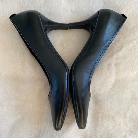 Rockport black leather pumps | shoes | heels | work | holiday | size 9.5 - Picture 5 of 5